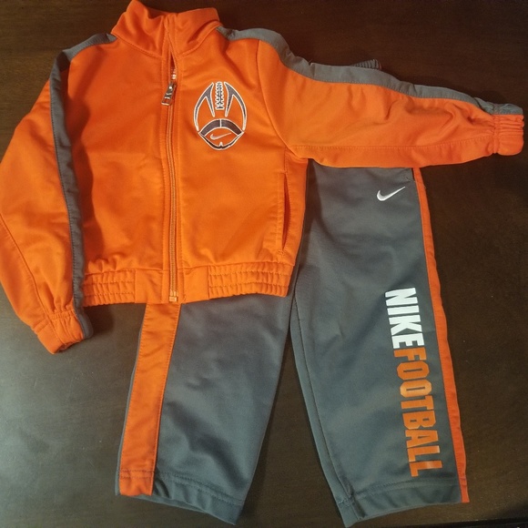 Nike Other - NIKE 2 Piece Football Outfit